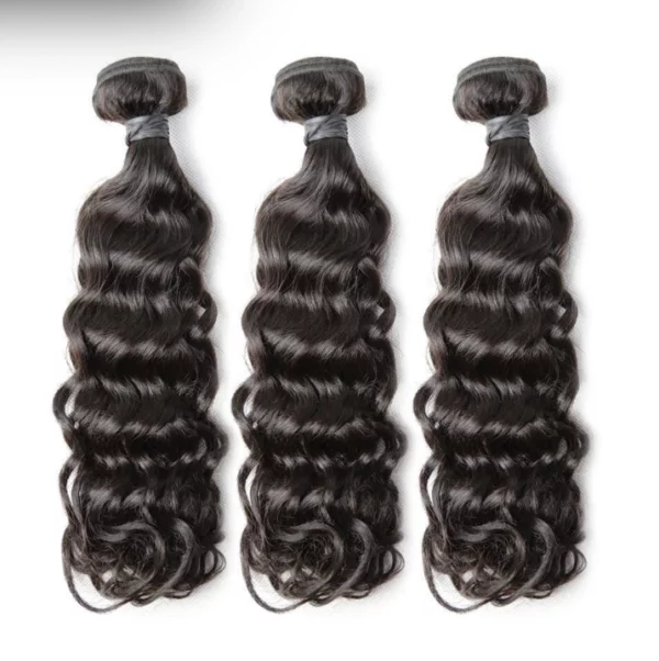 Caractéristique des mèches sur la photo: Matière: virgin human hair Style: Water wave Longueur: 12” Couleur: Naturelle – noir