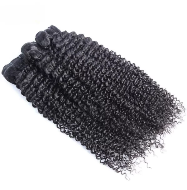Caractéristique des mèches sur la photo: Matière: virgin human hair Style: Deep Wave Longueur: 26" Couleur: Naturelle – noir Densité: 150%