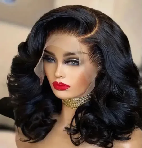Caractéristique de la perruque sur la photo: Matière: virgin human hair Style: Water wave Lace: 13×6 Longueur: 12” Couleur: 1B Densité: 200%