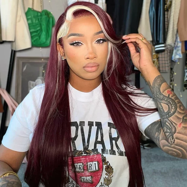 Caractéristique de la perruque sur la photo: Matière: virgin human hair Style: Straight Longueur: 30” Couleur: 99j With Blond Highlight Lace: 13×4 Densité: 180%