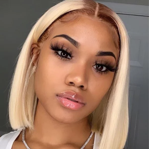 Caractéristique de la perruque sur la photo: Matière: virgin human hair Style: Straight Longueur: 10” Couleur: #4#613 Lace: 13×4 Densité: 200%